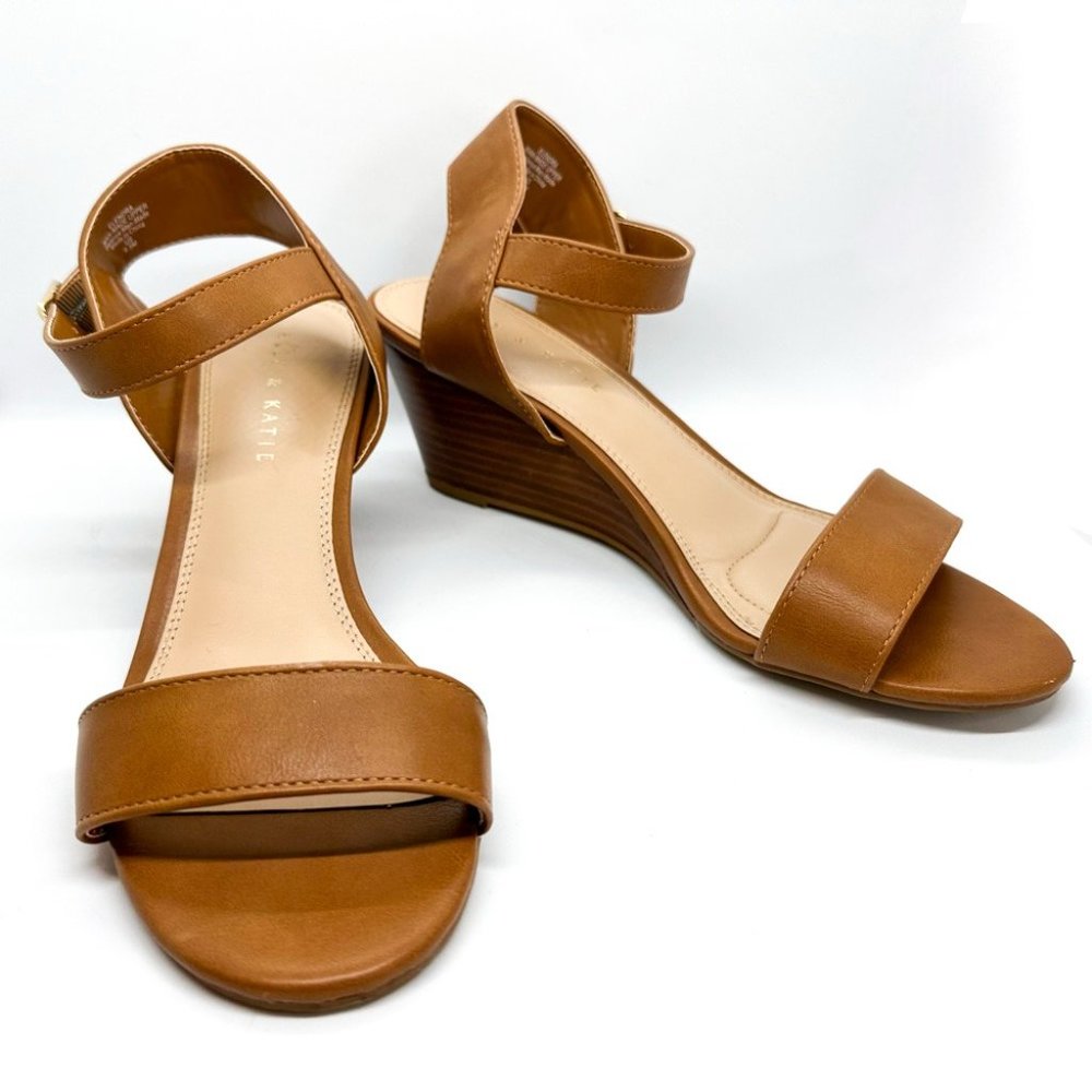 Kelly & Katie Elendra Wedge Sandal